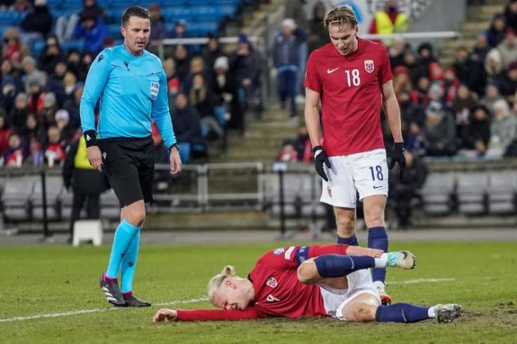 "ليست إصابة تهدد مسيرته".. مدرب النرويج يكشف تطورات حالة هالاند
